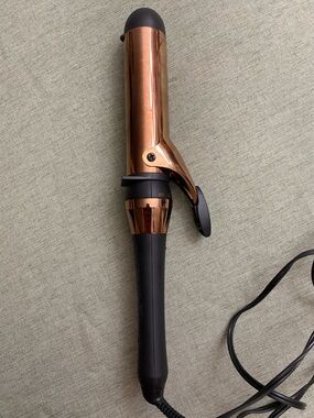 Women’s Conair InfinitiPRO Tourmaline Ceramic Curling Iron 1.5”